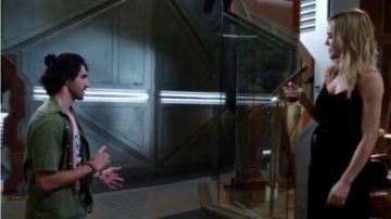 Blck Cami Combinaison portée par Sara Lance (Caity Lotz) dans DC Légendes de Demain Saison 5 Épisode 2