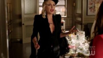 Cult gaia Black Han­dle Bag worn by Alexis Carrington (Elaine Hendrix) in Dynasty Season 3 Episode 14