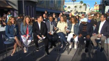 Le superbe Hawai­ian Shine Se­quin Palm-Tree Pen­cil Skirt worn by Natalie Morales on Today February 28, 2020