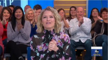 A.L.C. Venetia Top usado por Sara Haines en Good Morning America febrero 29, 2020