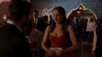 Domino Dur Embrayage Sac porté par Fallon Carrington (Elizabeth Gillies) dans la Dynastie Saison 3 Épisode 14