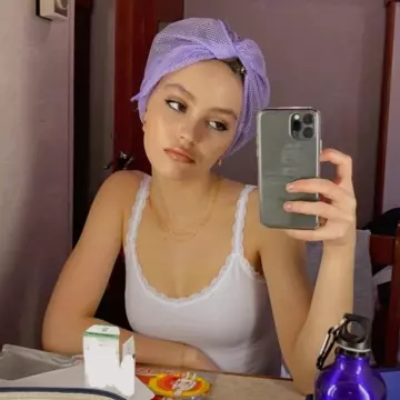 Tank top worn by Lily-Rose Depp on the account Instagram of @lilysrose_depp 