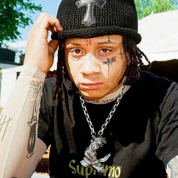 Vetements de Tatouage col roulé t-shirt porté par Trippie Redd comme on le voit sur Instagram