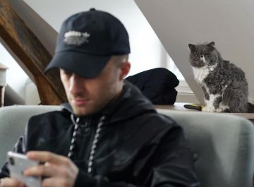 La casquette Adidas NMD de Squeezie sur son compte Instagram @xsqueezie