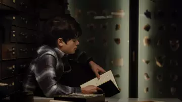 Plaid en Flanelle shirt porté par Artemis Fowl II (Ferdia Shaw) comme on le voit dans Artemis Fowl