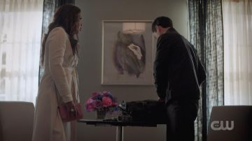 Chanel Rose Camelia Sac de Cristal Carrington (Daniella Alonso) dans Dynastie (S03E14)