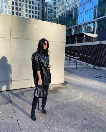 De cuir, Chemise de l'Annam Ahmad sur l'Instagram account @annam.ahmad
