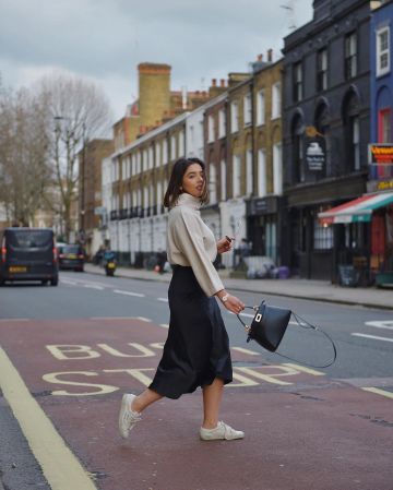 Sneakers White of Annam Ahmad en la cuenta de Instagram @annam.ahmad