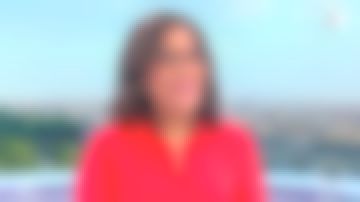 The shirt classic collar silk Red Karine Baste-Regis in Télématin the 03.03.2020