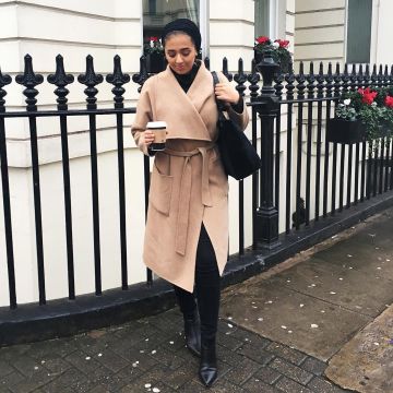 Large Black Bag of Annam Ahmad en la cuenta de Instagram @annam.ahmad