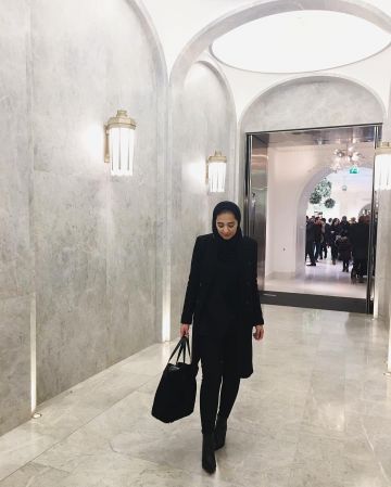 Wool Blend Coat of Annam Ahmad en la cuenta de Instagram @annam.ahmad