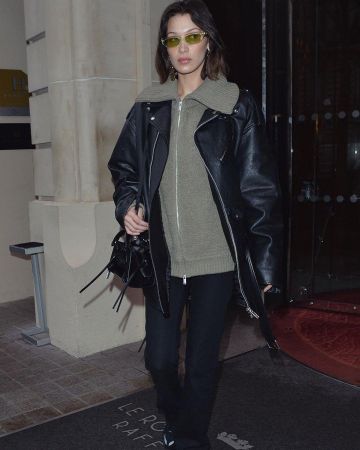 Nike Shox Tl de Baskets portée par Bella Hadid Paris le 2 Mars 2020
