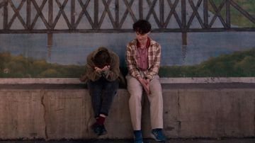 Le gris du jean mère de Sydney (Sophia Lillis) dans je ne Suis Pas d'Accord avec Cela (S01E02)