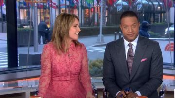 Burberry Clementine Floral Lace Midi Dress usado por Savannah Guthrie en today march 3, 2020