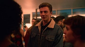 Le bleu denim jacket de Brad (Richard Ellis) dans je ne Suis Pas d'Accord avec Cela (S01E03)