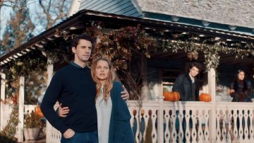 Cardigan worn by Diana Bishop (Teresa Palmer) in A Discovery of Witches S01E08