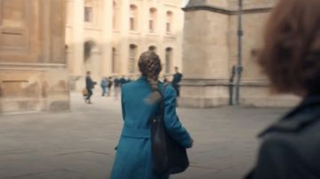 Tote Bag worn by Diana Bishop (Teresa Palmer) in A discovery of witches S01E01