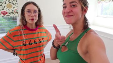 Keyhole Tank Top usado por Gabbie Hanna en el video de YouTube Master Bedroom MAKEOVER por Kristen McAtee!