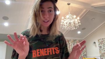 Camisetas camoflauge usadas por Gabbie Hanna en el video de YouTube Master Bedroom MAKEOVER por Kristen McAtee!