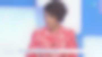 La camisa de cebra, bordes redondeados de Mélanie Taravant en C à dire