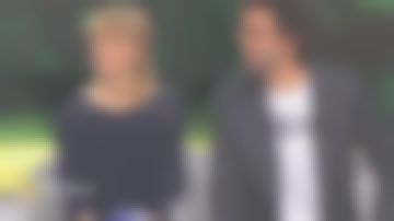 The tee shirt navy stripes 3/4 sleeves dark blue Maya Lauqué in The Daily 25.02.2020