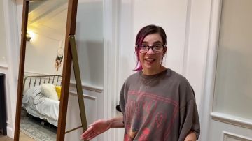 Camiseta NWO usada por Gabbie Hanna en el video de YouTube Master Bedroom MAKEOVER por Kristen McAtee!