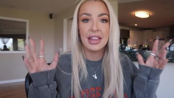 Bling Bling Ring porté par Tana Mongeau dans la vidéo YouTube ce qui se passe entre Logan et j'ai + que nous n'avons pas de vous raconter..