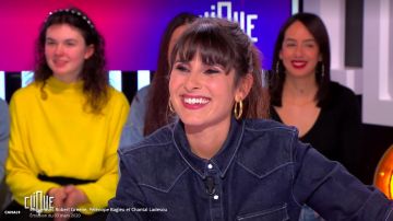 La camisa de Emilie Papatheodorou en Clique el 3 de marzo de 2020