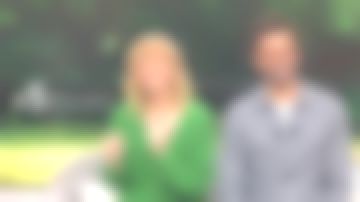 The green jacket Maya Lauqué in The Daily