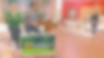 The printed skirt of Maya Lauqué in The Daily