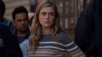 Grey Cash­mere Striped Crew­neck Sweater worn by Michaela Stone (Melissa Roxburgh) in Manifest Season 2 Episode 8