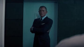 Tom Ford Off White Silk Pocket Square worn by James Bond (Daniel Craig) as seen in No Time to Die