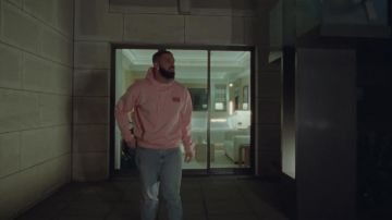 Le pull Martine Rose de Drake dans Drake - When To Say When & Chicago Freestyle