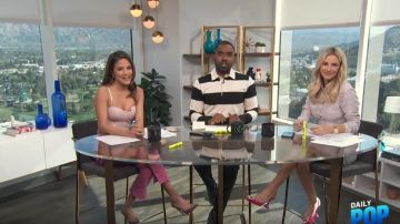 Ami paris Rug­by Po­lo Shirt worn by Justin Sylvester on E! News March 3, 2020