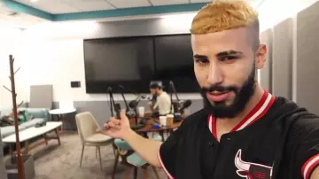Black Chicago Bulls Shirt worn by Adam Saleh in STORE ROBBERY PRANK GONE WRONG!!!