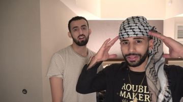 Kufiya Palestinien of Adam Saleh in A Message To KSI and Logan Paul...