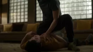 Sneakers worn by Joe Mizushima (Louis Ozawa Changchien) as seen in Hunters (S01E05)
