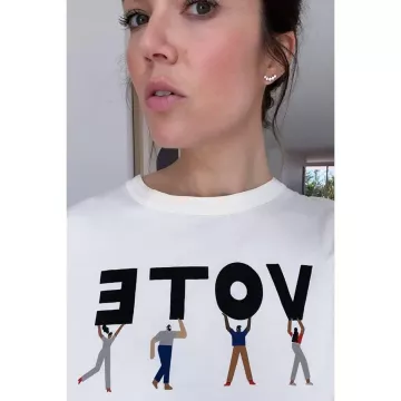 Anita Ko Arc Diamond Studs Pendientes usados por Mandy Moore Instagram marzo 3, 2020