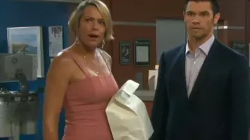 Cinq à sept Robe Dakota porté par Nicole Walker (Arianne Zucker) comme on le voit dans les Jours de Notre Vie, le 4 Mars 2020