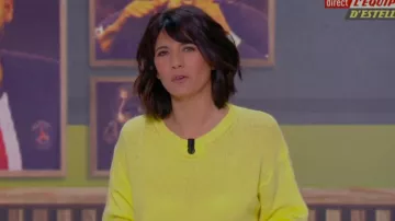 El suéter amarillo de Estelle Denis en L'Équipe d'Estelle el 04.03.2020