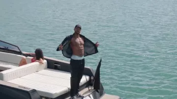 Pantalon noir de Booba dans Maes - Blanche ft. Booba