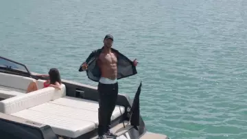 Pantalon noir de Booba dans Maes - Blanche ft. Booba