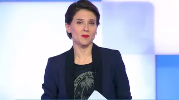 La camiseta de lino negro serigrafiada por Mélanie Taravant en C à dire el 05.03.2020