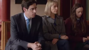 Grey Trench Coat worn by Hannah Stern (Nicola Walker) in The Split Season 2 Episode 4