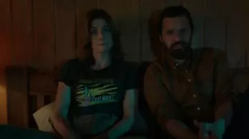 Statue of Liberty Graphic Tee worn by Dex Parios (Cobie Smulders) in Stumptown Season 1 Episode 16