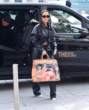 Yeezy Faux Serpent Effet de Bottes portées par Kim Kardashian à l'Ouest de Paris, le 3 Mars 2020