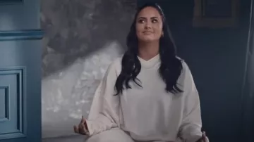White Hoodie Pullover of Demi Lovato in Demi Lovato - I Love Me