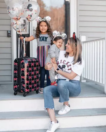 Mickey Mouse T-Shirt de Lauren Dix sur l'Instagram account @laurenmdix