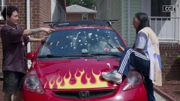 Zapatillas Nike Air Max 97 Wolf Grey usadas por Nora (Awkwafina) como se ve en Awkwafina es Nora From Queens (S01E06)