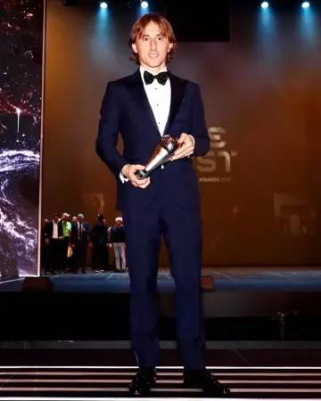 Le costume bleu de Luka Modrić sur le compte Instagram de @lukamodric10